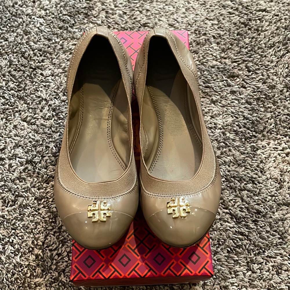 EUC Tory Burch Jolie Ballet French Gray size 8